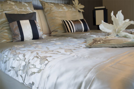 Seidenbettwäsche Iris im Nebel