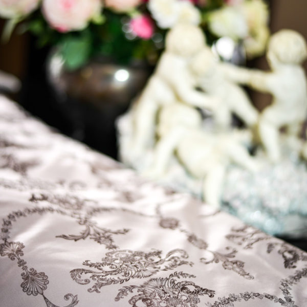 Plaid "Champagnerlaune" in reiner Maulbeerseide